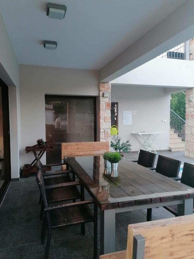 Villa Angela Dhrousha ภายนอก รูปภาพ