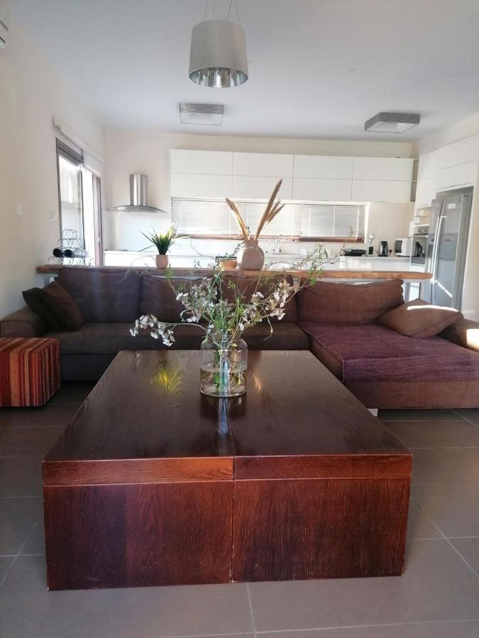 Villa Angela Dhrousha ภายนอก รูปภาพ