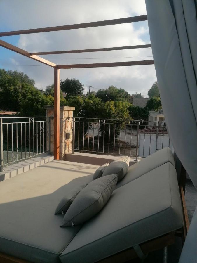 Villa Angela Dhrousha ภายนอก รูปภาพ